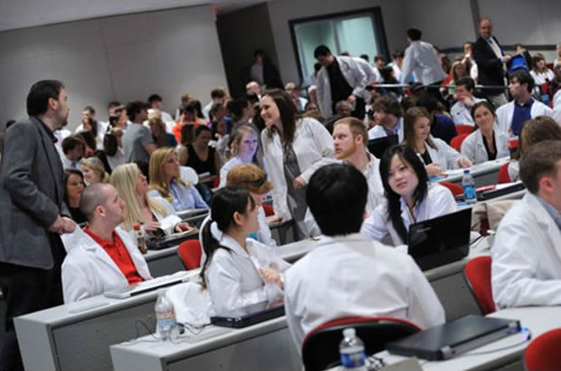 Kształcenie farmaceutów w Polsce do rewalidacji